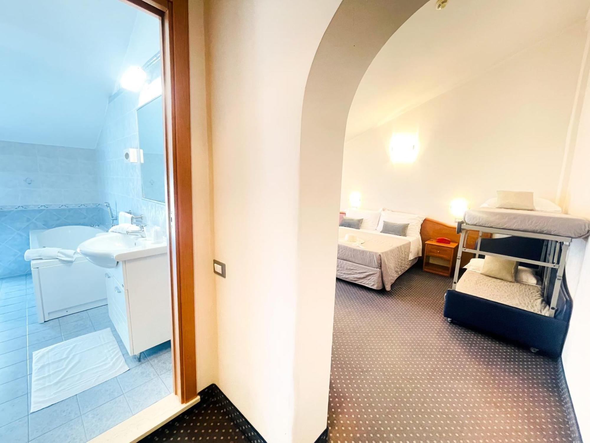 Hotel Bolognese Беллария-Иджеа-Марина Экстерьер фото